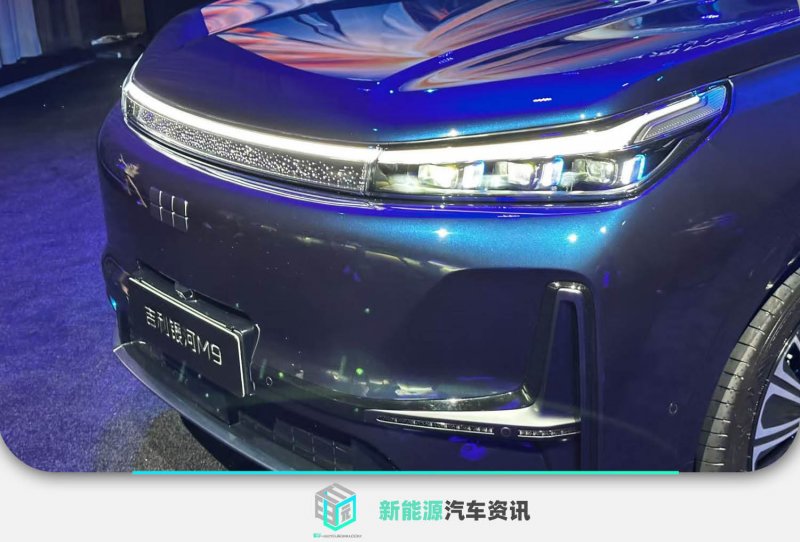 丑萌LABUBU，凭何席卷都市支出圈？