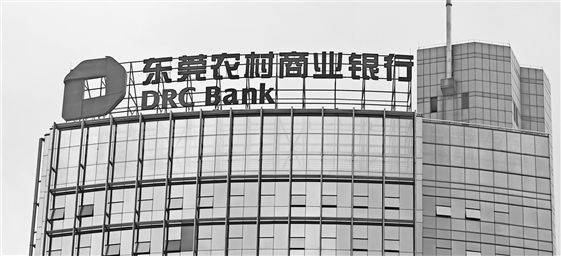 朋友圈拧螺丝小游戏，靠“别笑”狂捞百万